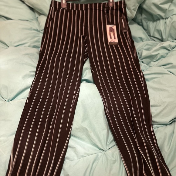⭐️ NWT ⭐️ Liverpool Women’s Striped Kelsey Trousers - Picture 3 of 10